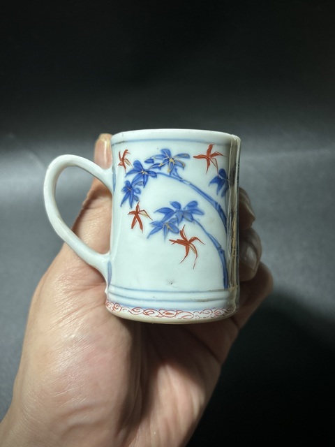 古玩陶瓷青花礬紅洞石花卉紋馬克杯真品鑒賞圖