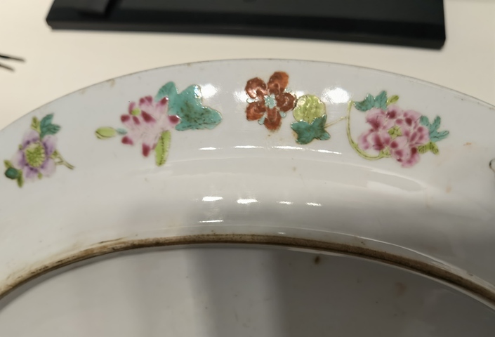 古玩陶瓷粉彩盤真品鑒賞圖