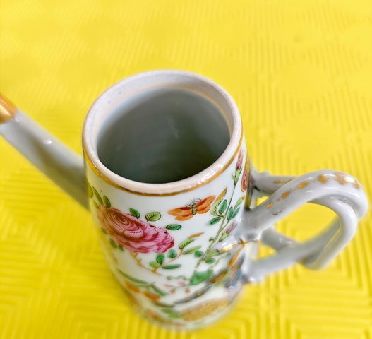 古玩陶瓷清晚期 廣彩花卉紋執(zhí)壺真品鑒賞圖