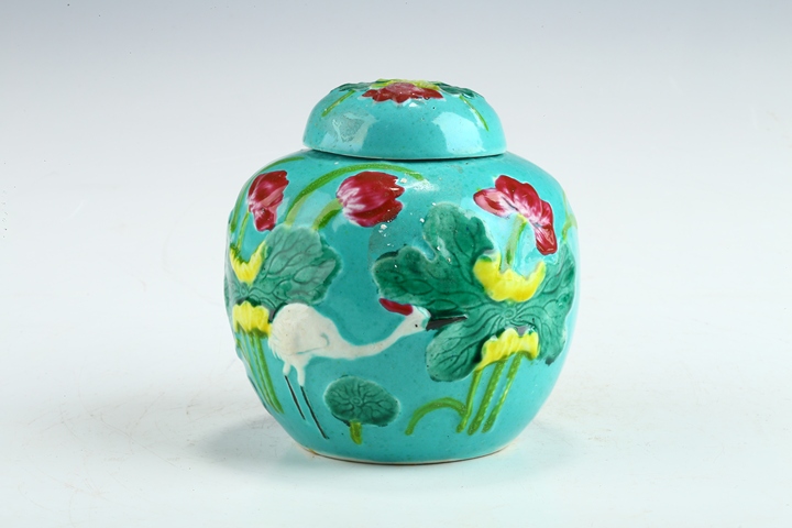 古玩陶瓷民國·松石綠地粉彩一路連升紋蓋罐真品鑒賞圖