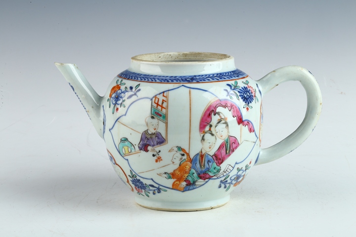 古玩陶瓷乾隆·青花粉彩開窗仕女嬰戲紋壺真品鑒賞圖