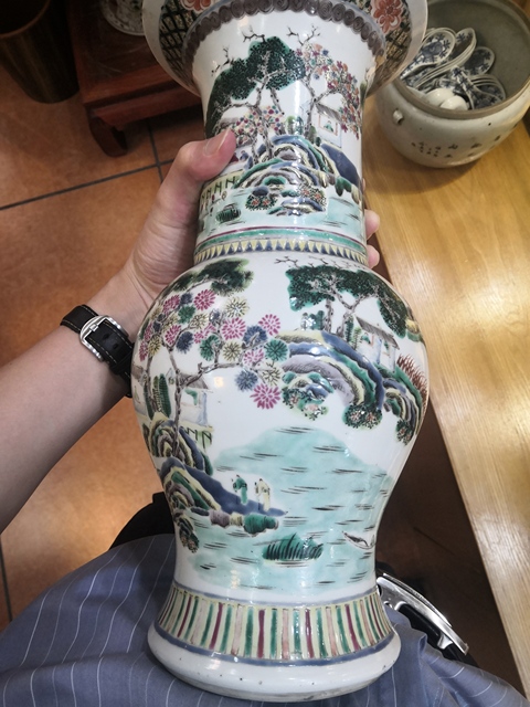 古玩陶瓷人物山水紋粉彩鳳尾尊真品鑒賞圖