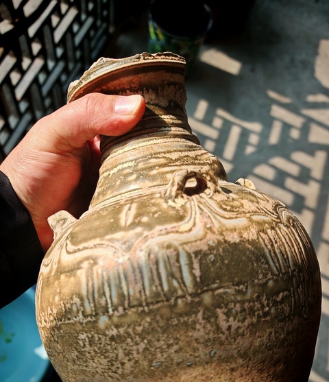 古玩陶瓷青釉四系盤口瓶真品鑒賞圖