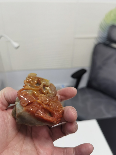 古玩玉器翡翠雕“喜上眉梢”擺件真品鑒賞圖