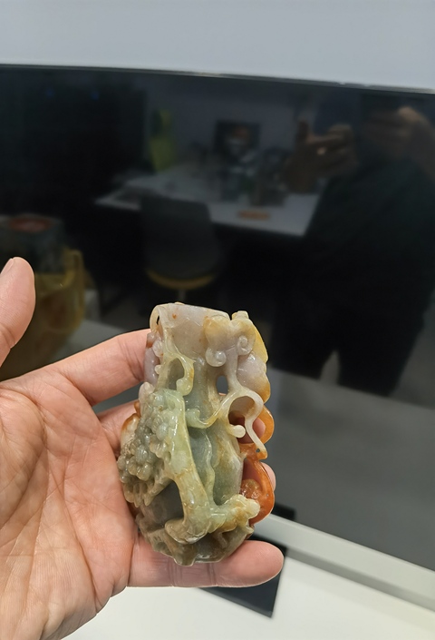 古玩玉器翡翠雕“喜上眉梢”擺件真品鑒賞圖