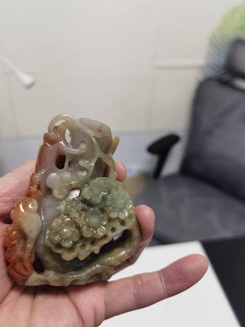 古玩玉器翡翠雕“喜上眉梢”擺件真品鑒賞圖