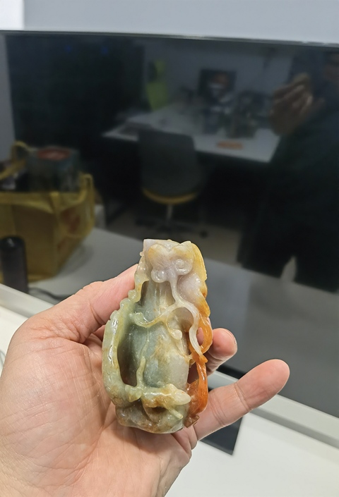 古玩玉器翡翠雕“喜上眉梢”擺件真品鑒賞圖