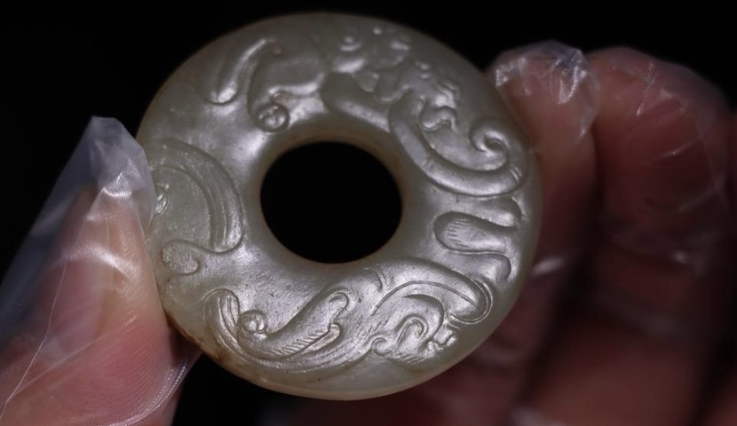 古玩玉器仿古螭龍紋玉璧真品鑒賞圖