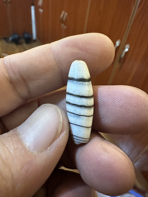 古玩玉器纏絲瑪瑙珠真品鑒賞圖