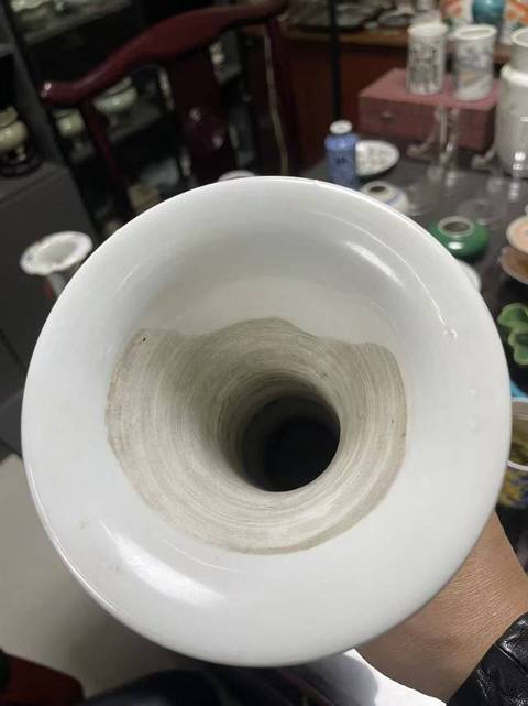 古玩陶瓷白釉花觚真品鑒賞圖