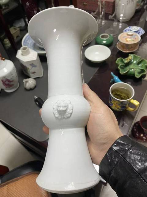 古玩陶瓷白釉花觚真品鑒賞圖