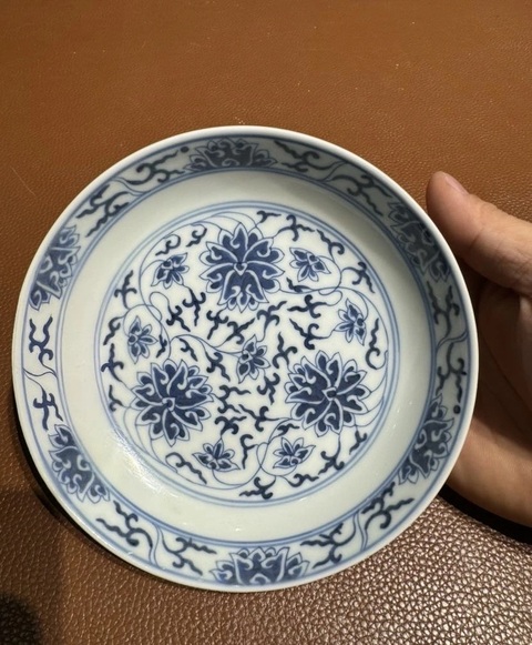 古玩陶瓷清光緒青花纏枝花卉紋盤真品鑒賞圖