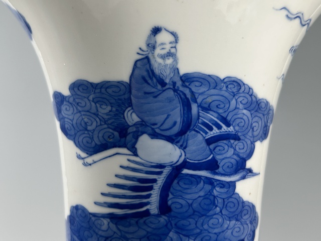 古玩陶瓷清晚期·青花群仙祝壽紋花觚拍賣，當(dāng)前價(jià)格23088元