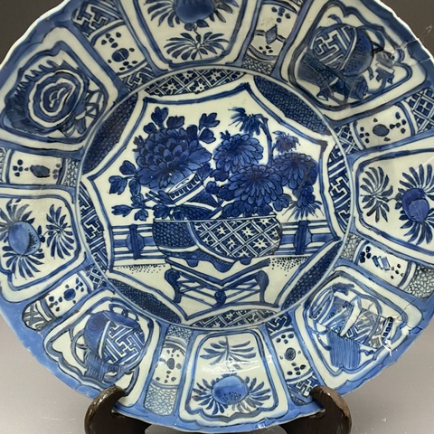 古玩陶瓷萬歷克拉克花卉紋青花盤真品鑒賞圖