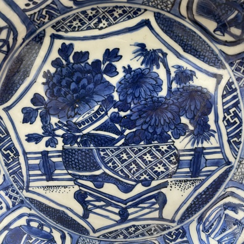 古玩陶瓷萬歷克拉克花卉紋青花盤真品鑒賞圖