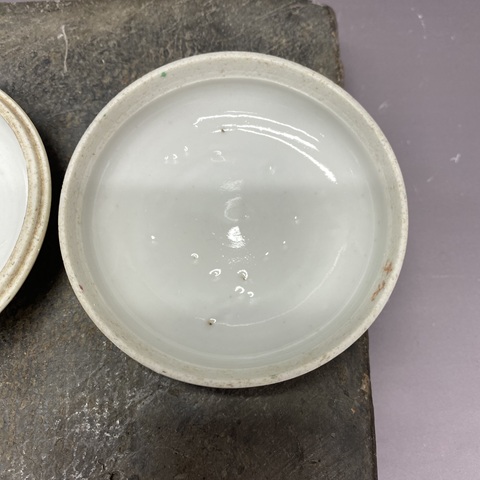 古玩陶瓷人物紋粉彩蓋盒真品鑒賞圖