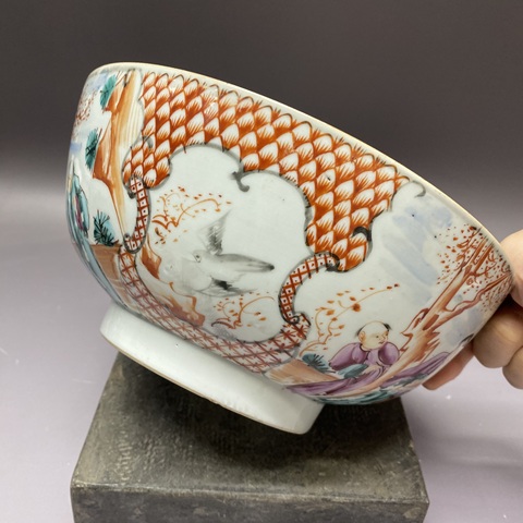 古玩陶瓷清乾隆人物紋廣彩碗真品鑒賞圖