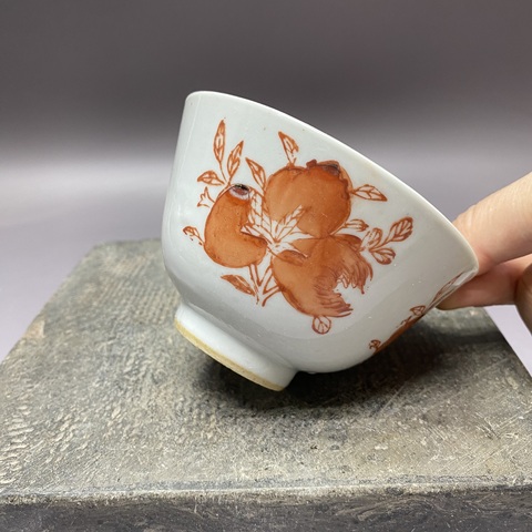 古玩陶瓷福壽紋礬紅杯真品鑒賞圖