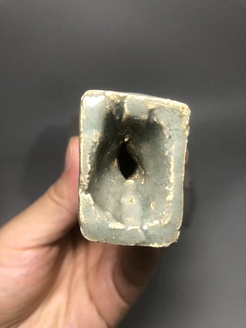 古玩陶瓷龍泉青瓷福字瓶真品鑒賞圖