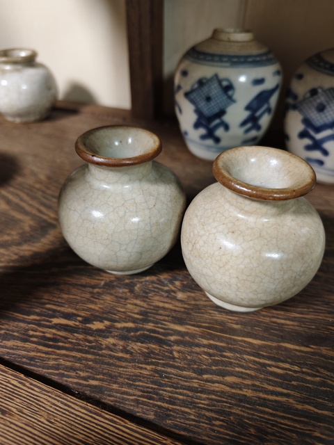 古玩陶瓷哥釉水盂真品鑒賞圖