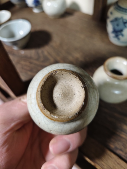 古玩陶瓷哥釉水盂真品鑒賞圖