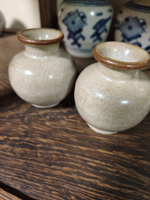 古玩陶瓷哥釉水盂真品鑒賞圖