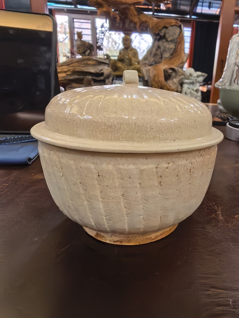 古玩陶瓷青白釉刻花蓋罐真品鑒賞圖