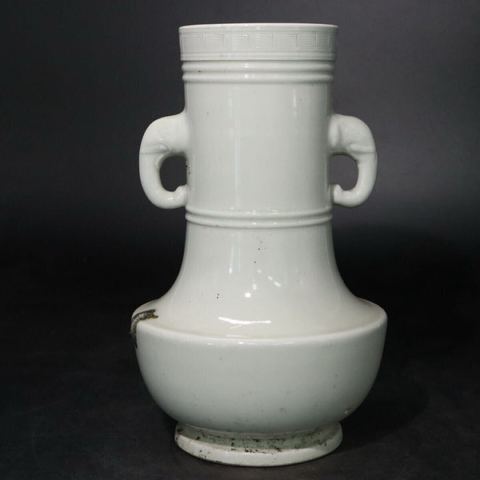 古玩陶瓷白釉象耳瓶，建議找德化陶老師確認真品鑒賞圖
