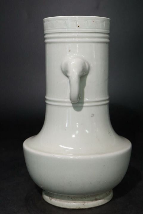 古玩陶瓷白釉象耳瓶，建議找德化陶老師確認真品鑒賞圖