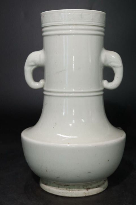 古玩陶瓷白釉象耳瓶，建議找德化陶老師確認真品鑒賞圖