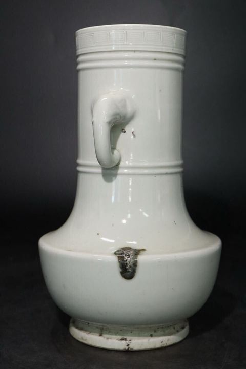 古玩陶瓷白釉象耳瓶，建議找德化陶老師確認真品鑒賞圖