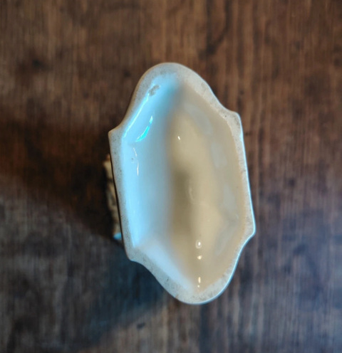 古玩陶瓷廣彩羊頭杯真品鑒賞圖