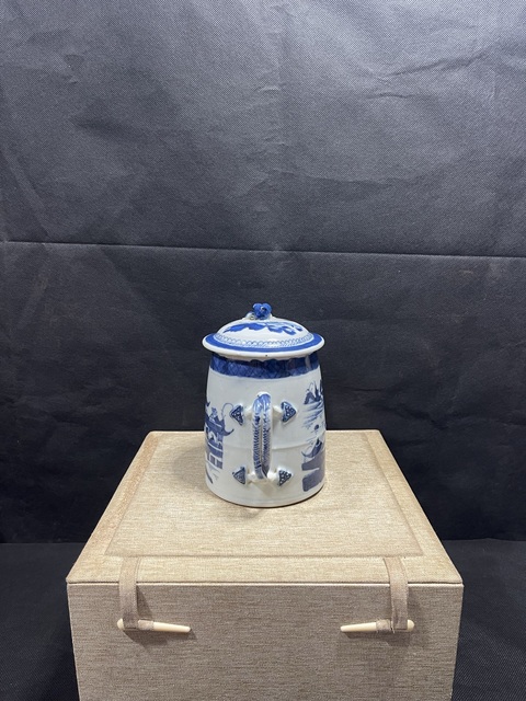 古玩陶瓷青花山水樓閣紋茶壺真品鑒賞圖