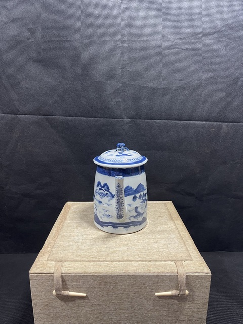 古玩陶瓷青花山水樓閣紋茶壺真品鑒賞圖