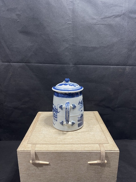 古玩陶瓷青花山水樓閣紋茶壺真品鑒賞圖