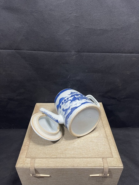 古玩陶瓷青花山水樓閣紋茶壺真品鑒賞圖