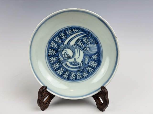 古玩陶瓷明萬歷·青花獅子紋盤真品鑒賞圖