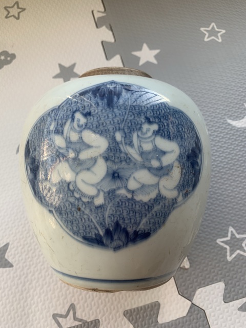 古玩陶瓷青花連生貴子圖罐真品鑒賞圖