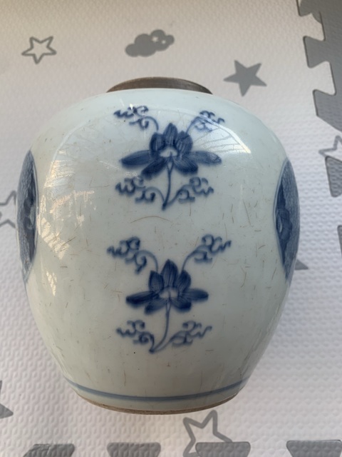 古玩陶瓷青花連生貴子圖罐真品鑒賞圖