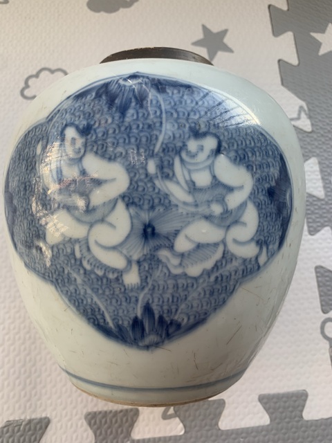 古玩陶瓷青花連生貴子圖罐真品鑒賞圖