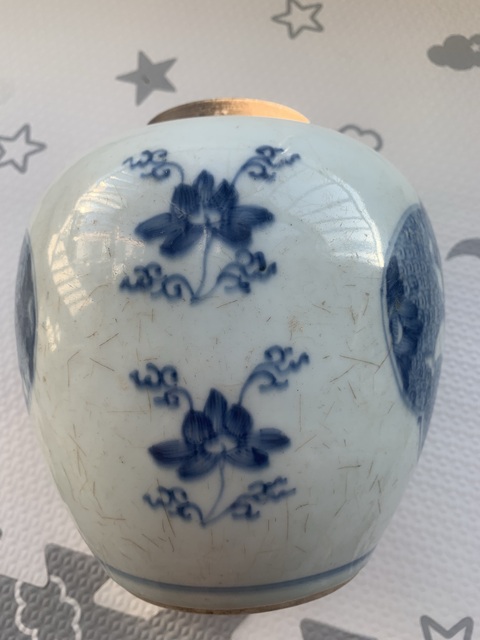 古玩陶瓷青花連生貴子圖罐真品鑒賞圖