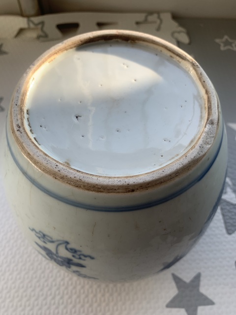 古玩陶瓷青花連生貴子圖罐真品鑒賞圖