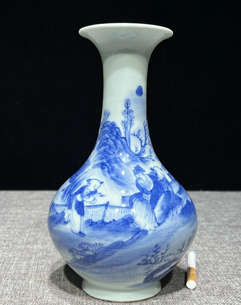 古玩陶瓷人物紋青花長頸撇口瓶真品鑒賞圖