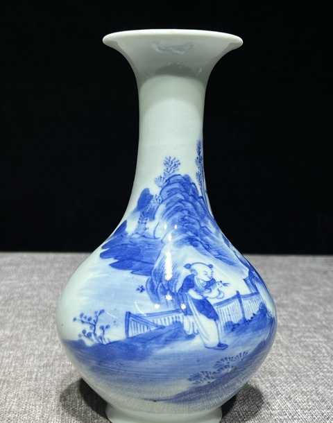 古玩陶瓷人物紋青花長頸撇口瓶真品鑒賞圖