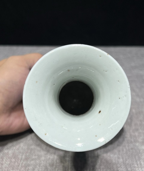 古玩陶瓷人物紋青花長頸撇口瓶真品鑒賞圖