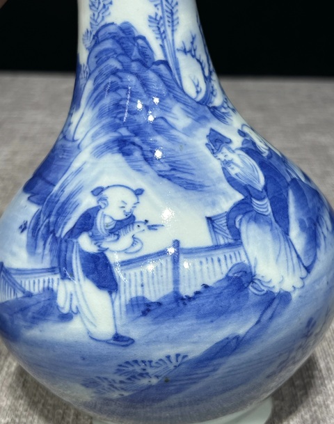 古玩陶瓷人物紋青花長頸撇口瓶真品鑒賞圖