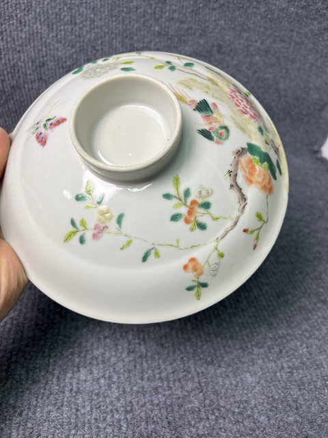 古玩陶瓷粉彩花鳥紋蓋盒真品鑒賞圖