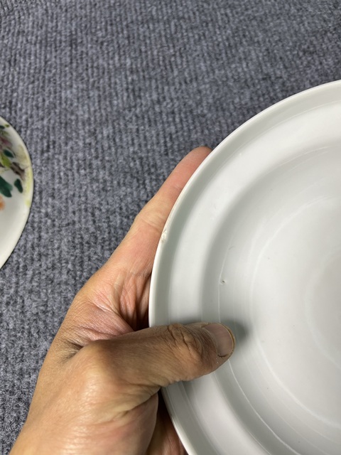 古玩陶瓷粉彩花鳥紋蓋盒真品鑒賞圖