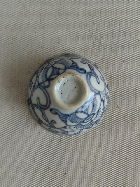 古玩陶瓷花卉紋青花杯真品鑒賞圖