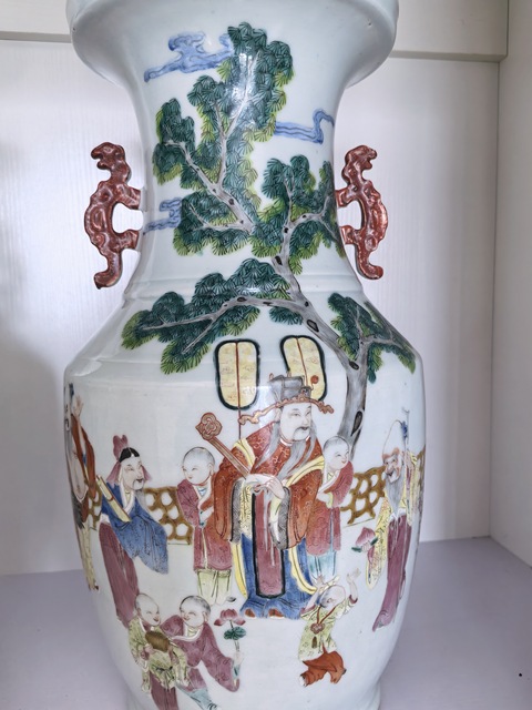 古玩陶瓷清中期 粉彩人物紋瓶真品鑒賞圖